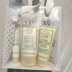 Mary Kay Satin Hands Pampering Kit